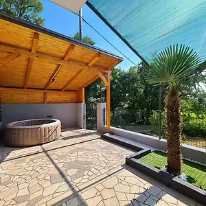 Vega Lux , Jadranovo Kroatien
